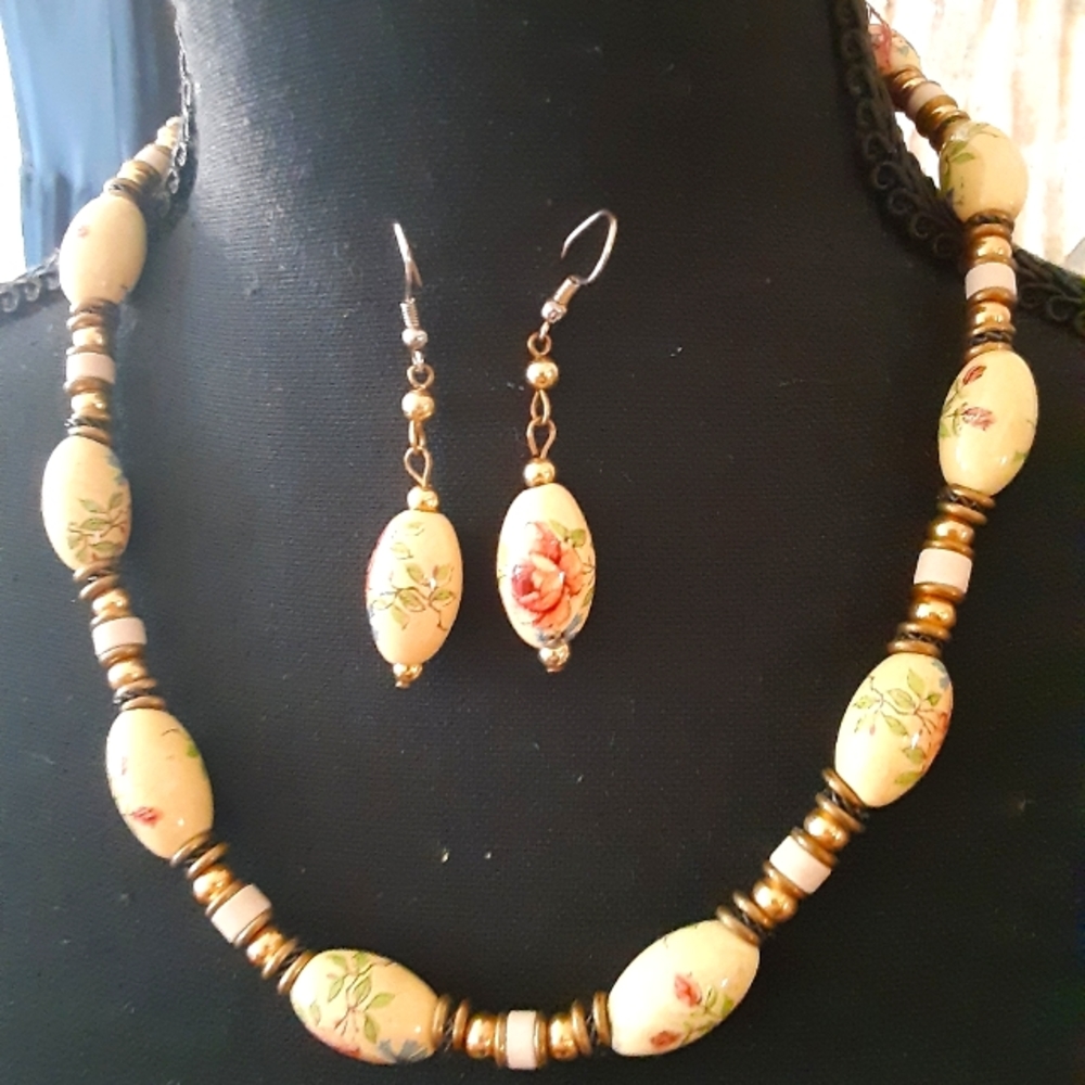 Cloissone vintage necklace with earrings